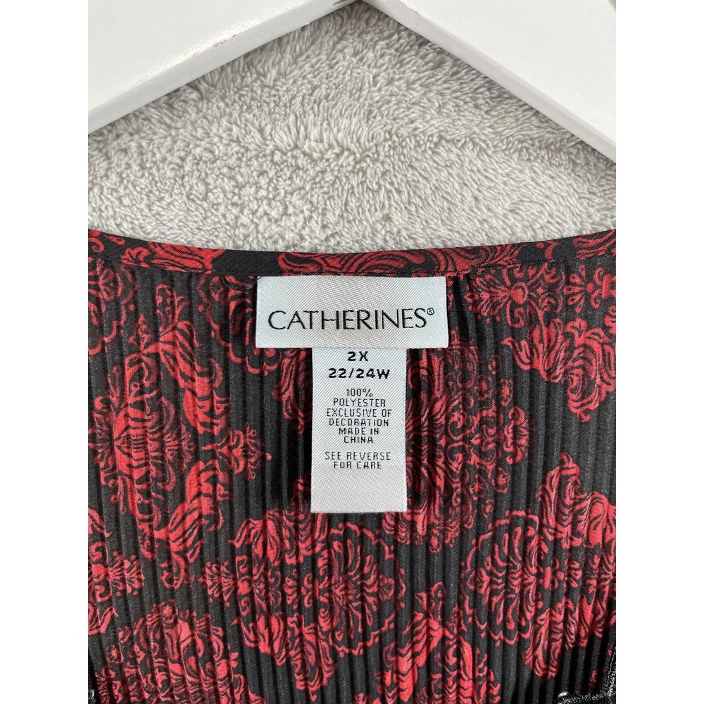 Catherines Top Women 2X 22/24 Red Black Accordion Pleat Blouse V-Neck Flare‎ Top - Picture 3 of 6